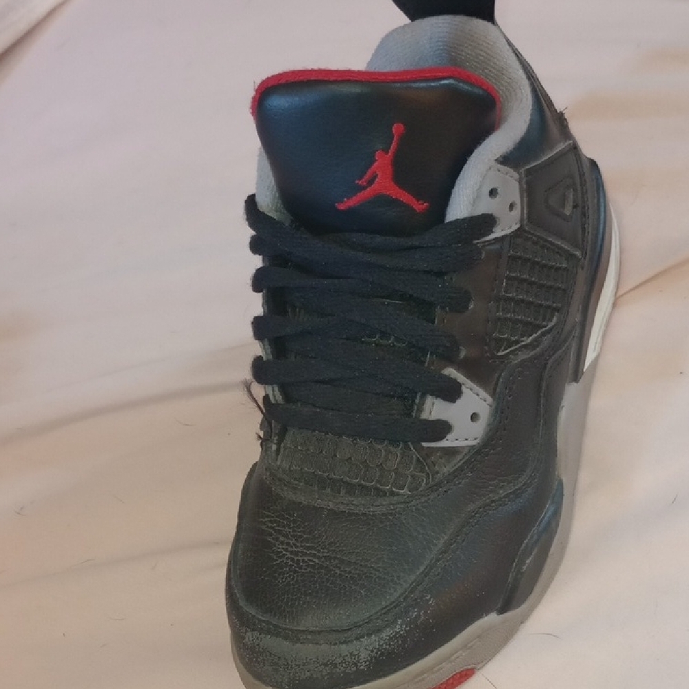 Kids Nike Air Jordan Retro Black & Red Cement 12C Gently Used